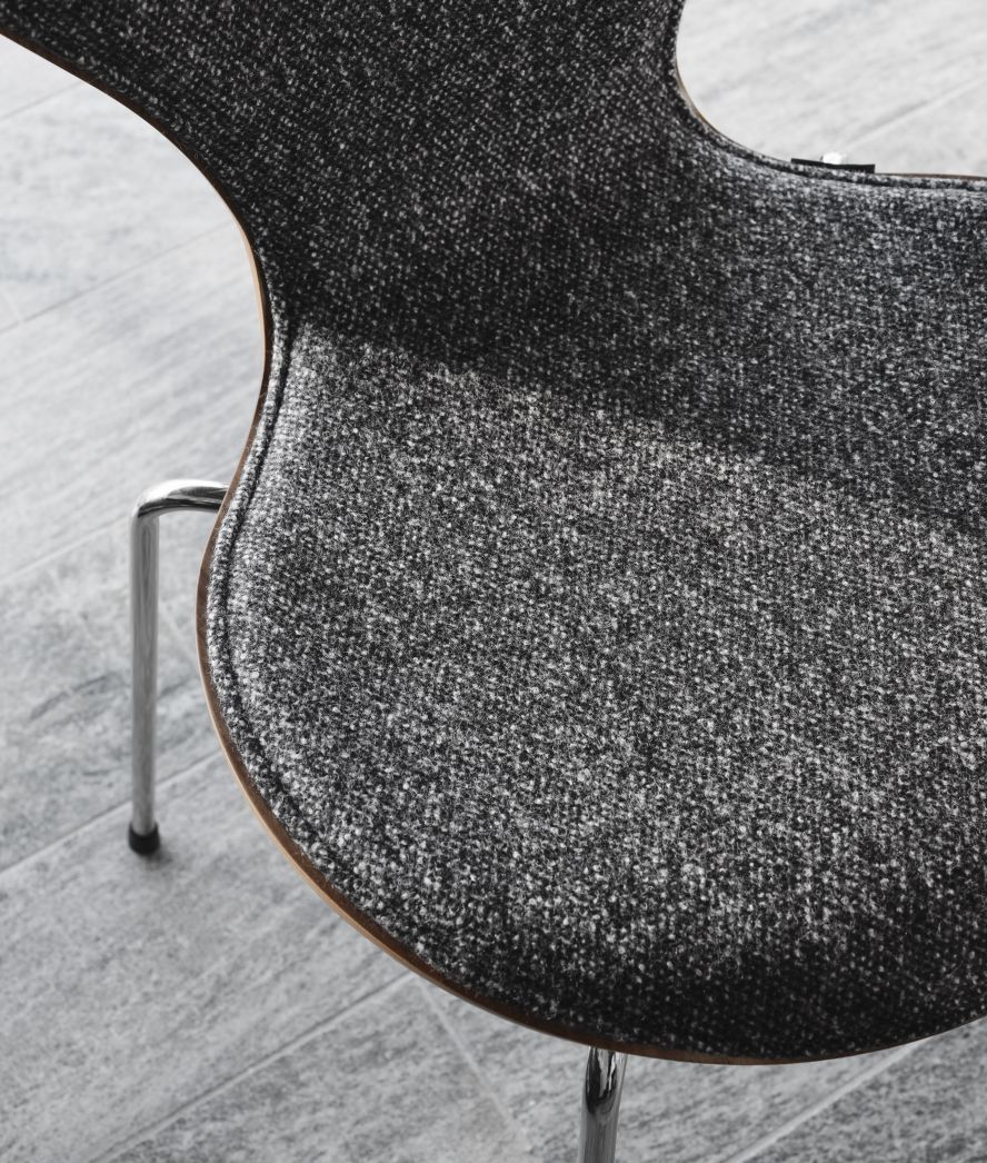 Siebener / Serie Stuhl 3107 Fritz Hansen Jubiläumsmodell Leder Grace Kastanie