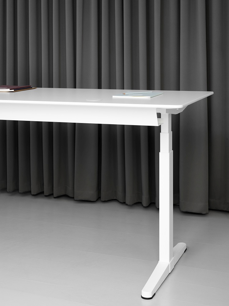 HiLow 3 Elektrisch höhenverstellbarer Tisch Montana