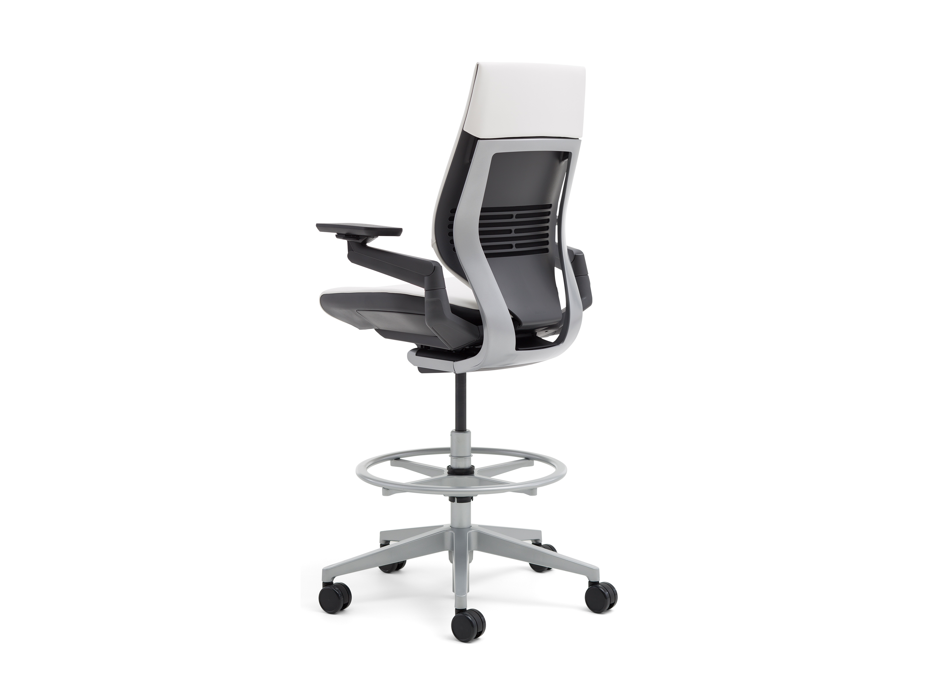 Gesture Schalterstuhl mit Stofftop von Steelcase Deutschland