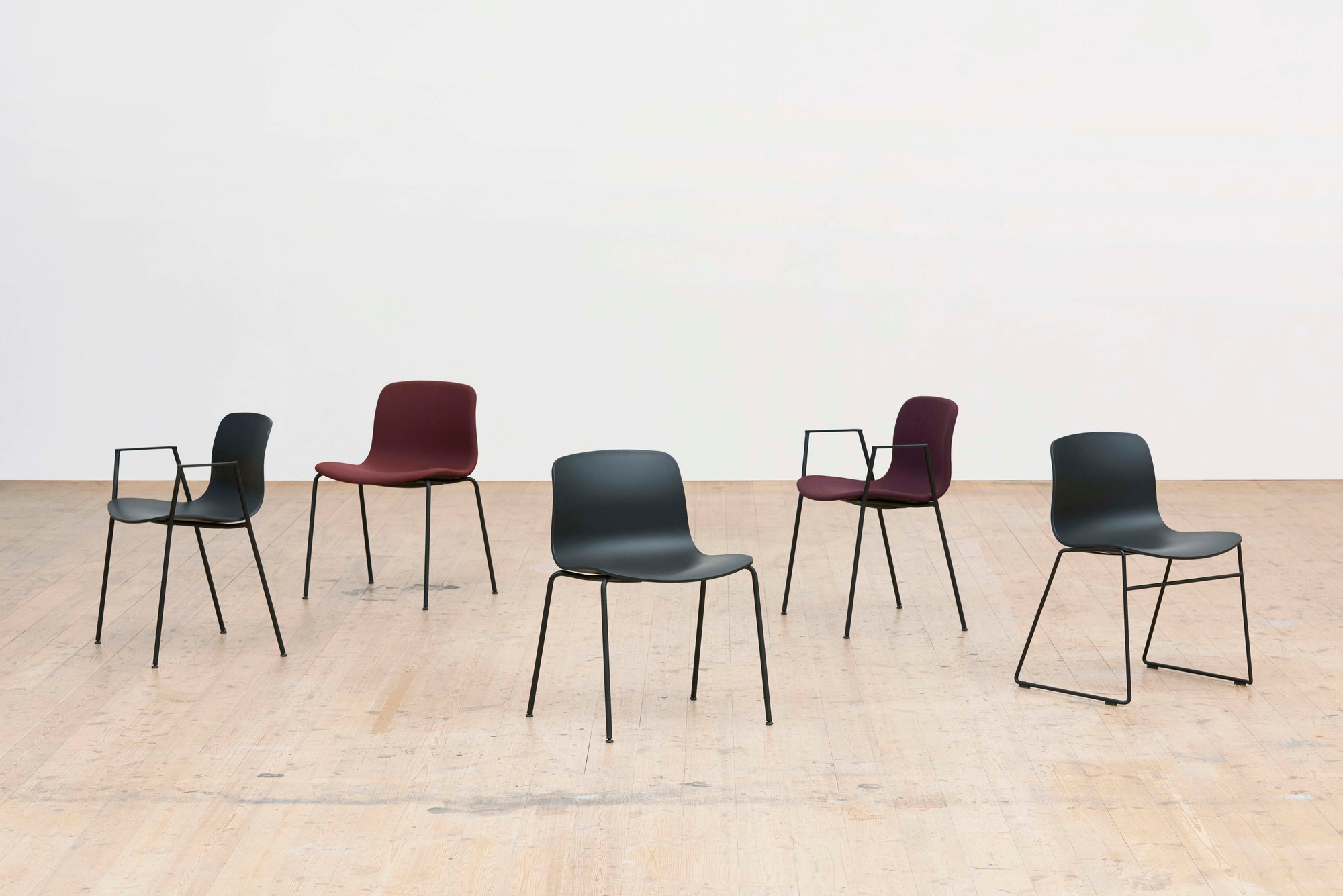 About a Chair AAC16 / AAC 16 Stuhl GESTELL SCHWARZ / SITZ FALL GREEN Hay EINZELSTÜCK
