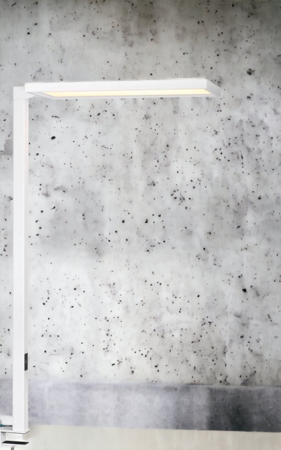 Weiße Leggero LED-Tischleuchte mit modernem Design, ideal für den Schreibtisch und Arbeitsplatz.