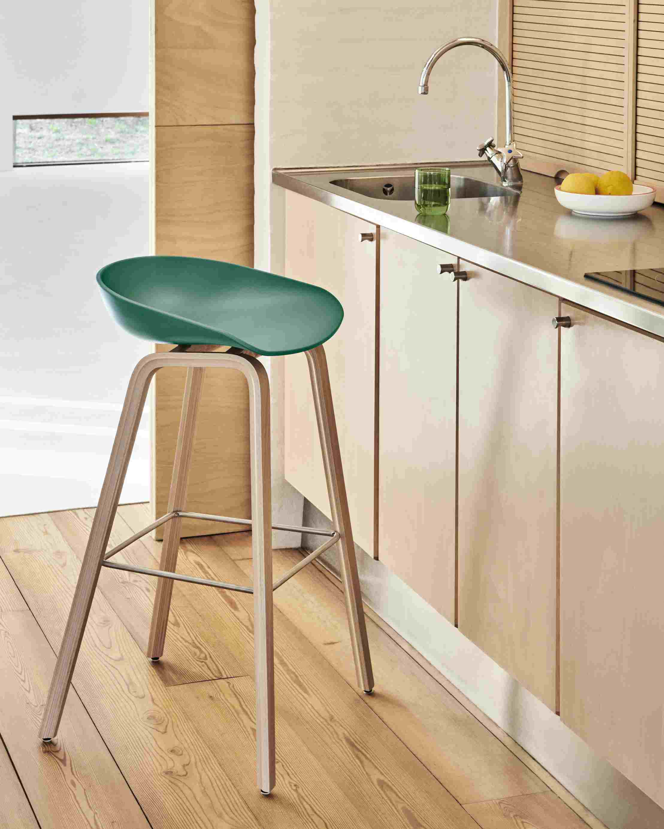 About a Stool AAS32 / AAS 32 Barhocker Niedrig Hay