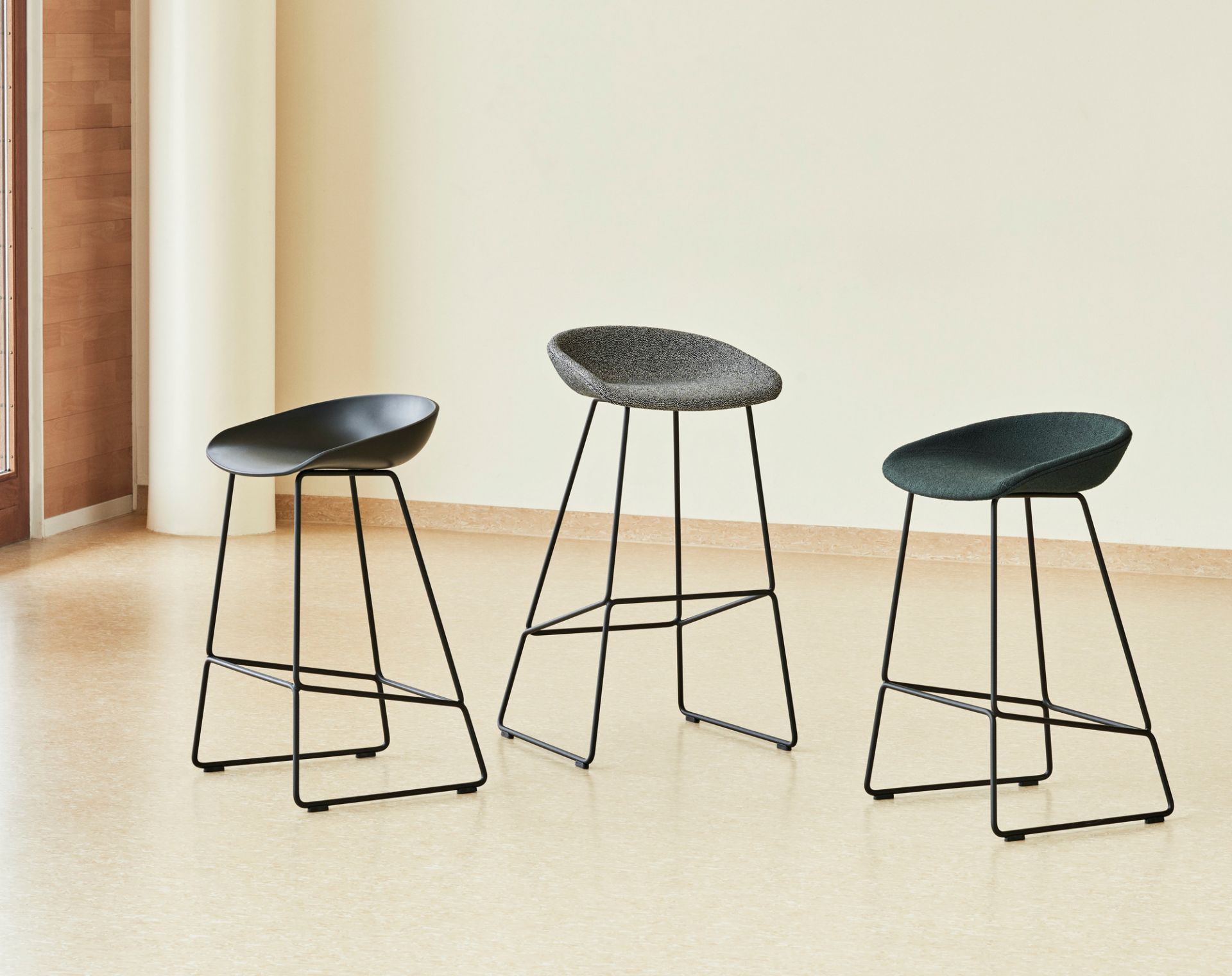 About a Stool AAS 38 / AAS38 Barhocker Hay