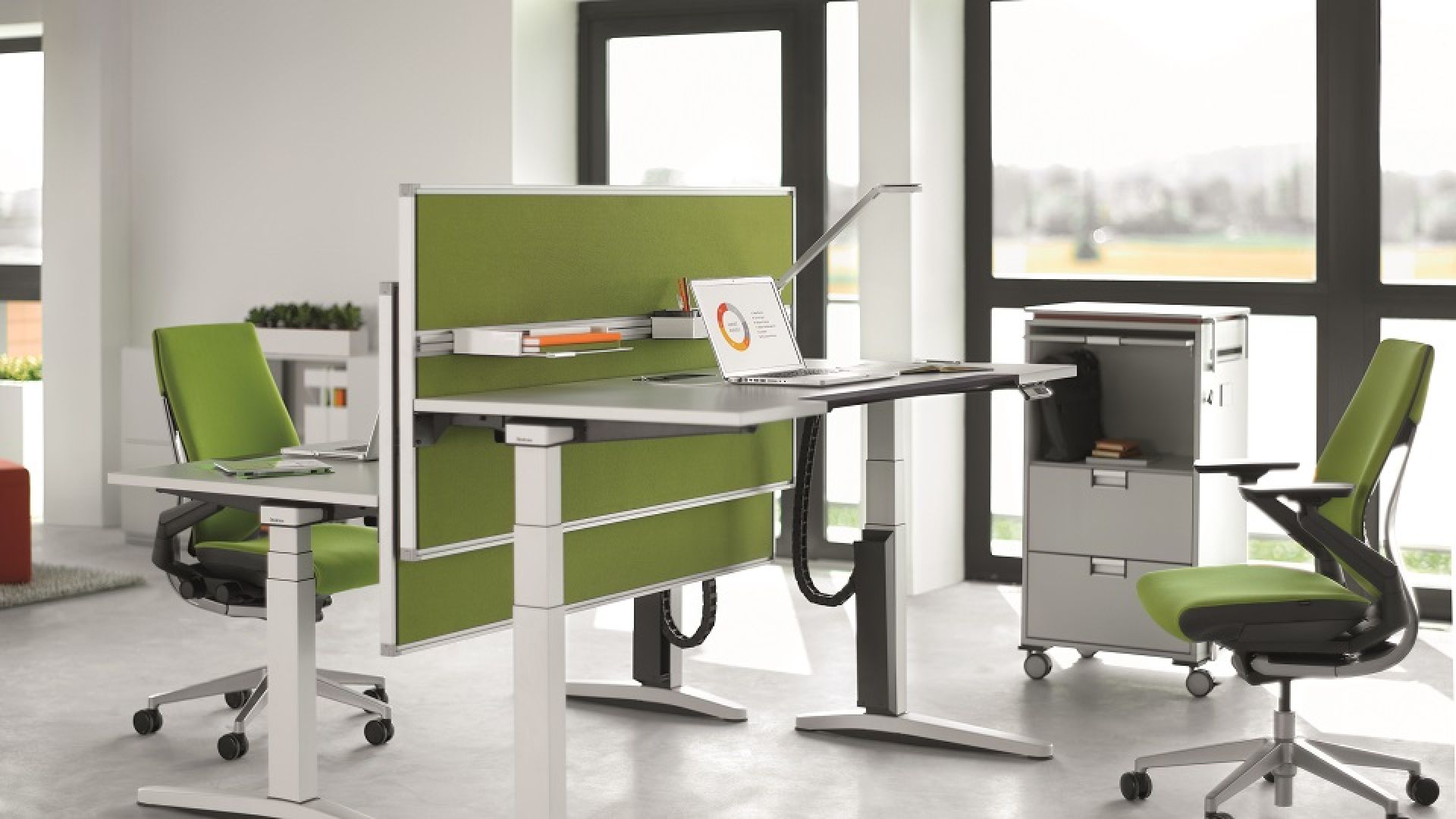 Ology Schreibtisch höhenverstellbar von Steelcase