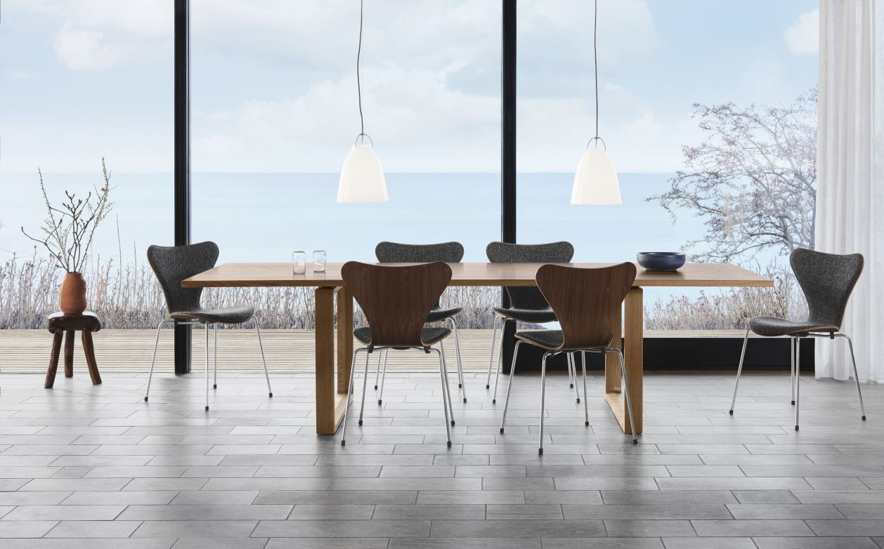 Siebener / Serie Stuhl 3107 Fritz Hansen Jubiläumsmodell Leder Grace Kastanie