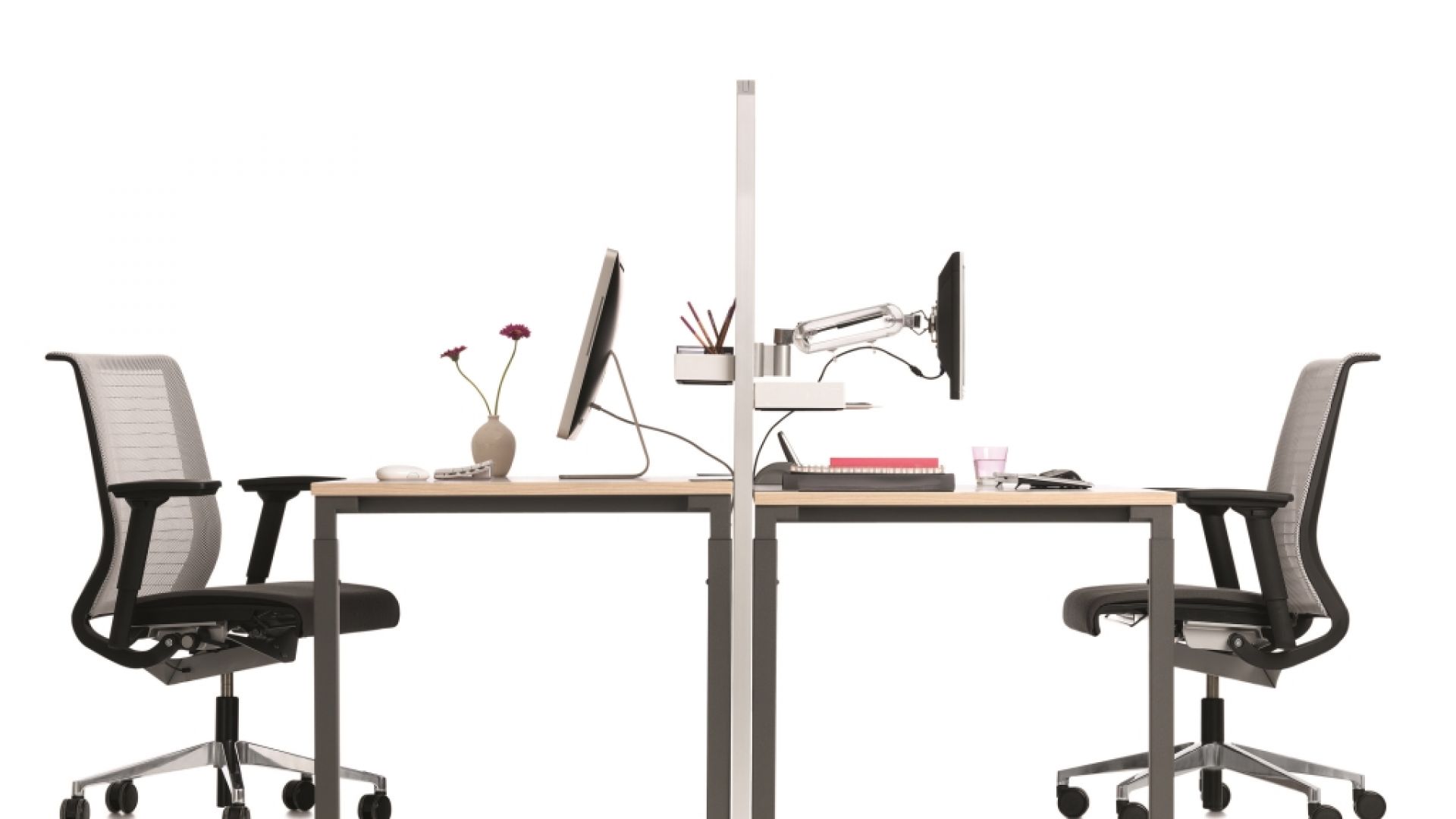 Kalidro Schreibtisch höhenverstellbar  62 - 86 cm hoch von Steelcase