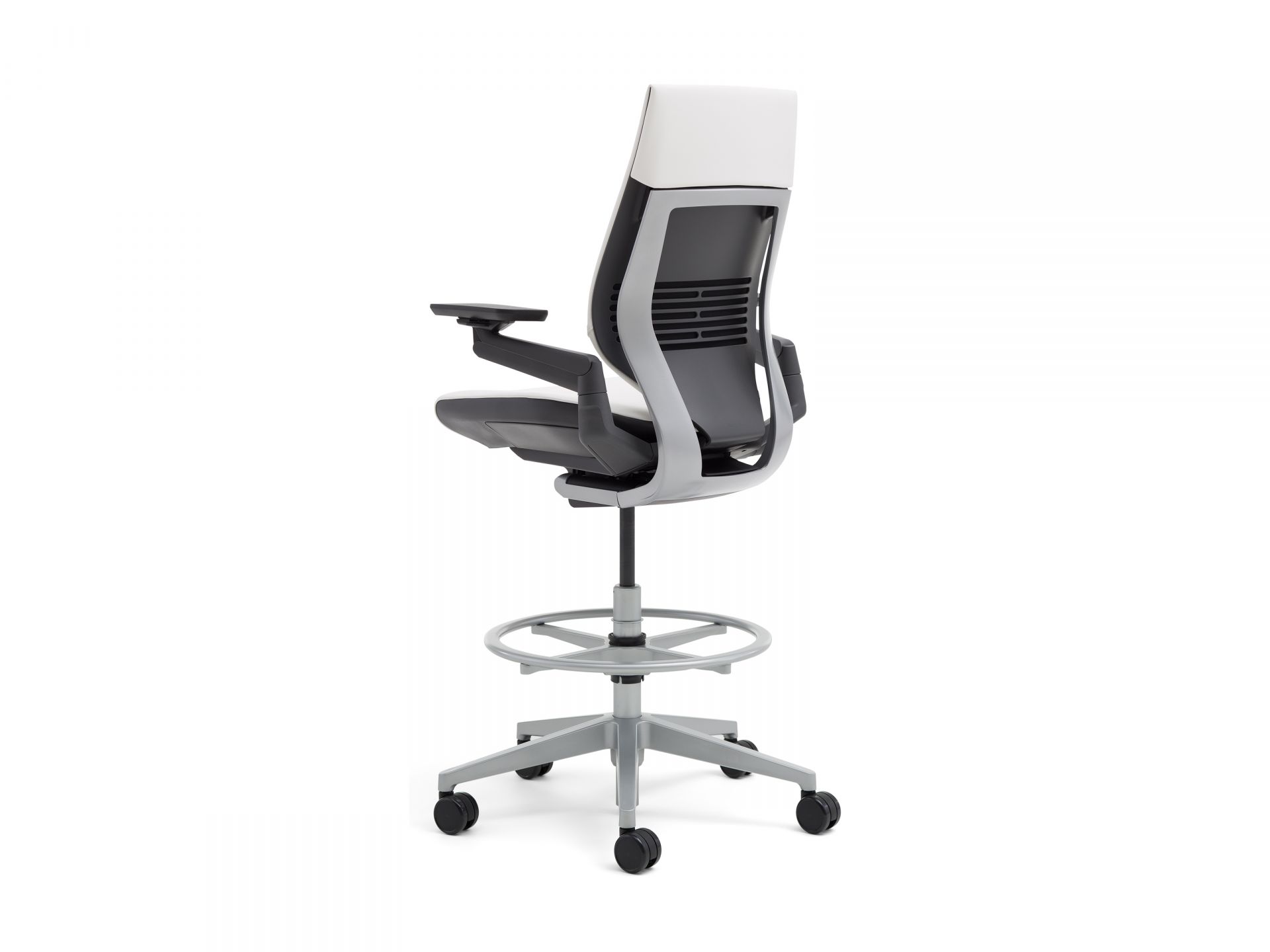 Gesture Schalterstuhl mit Stofftop von Steelcase Deutschland