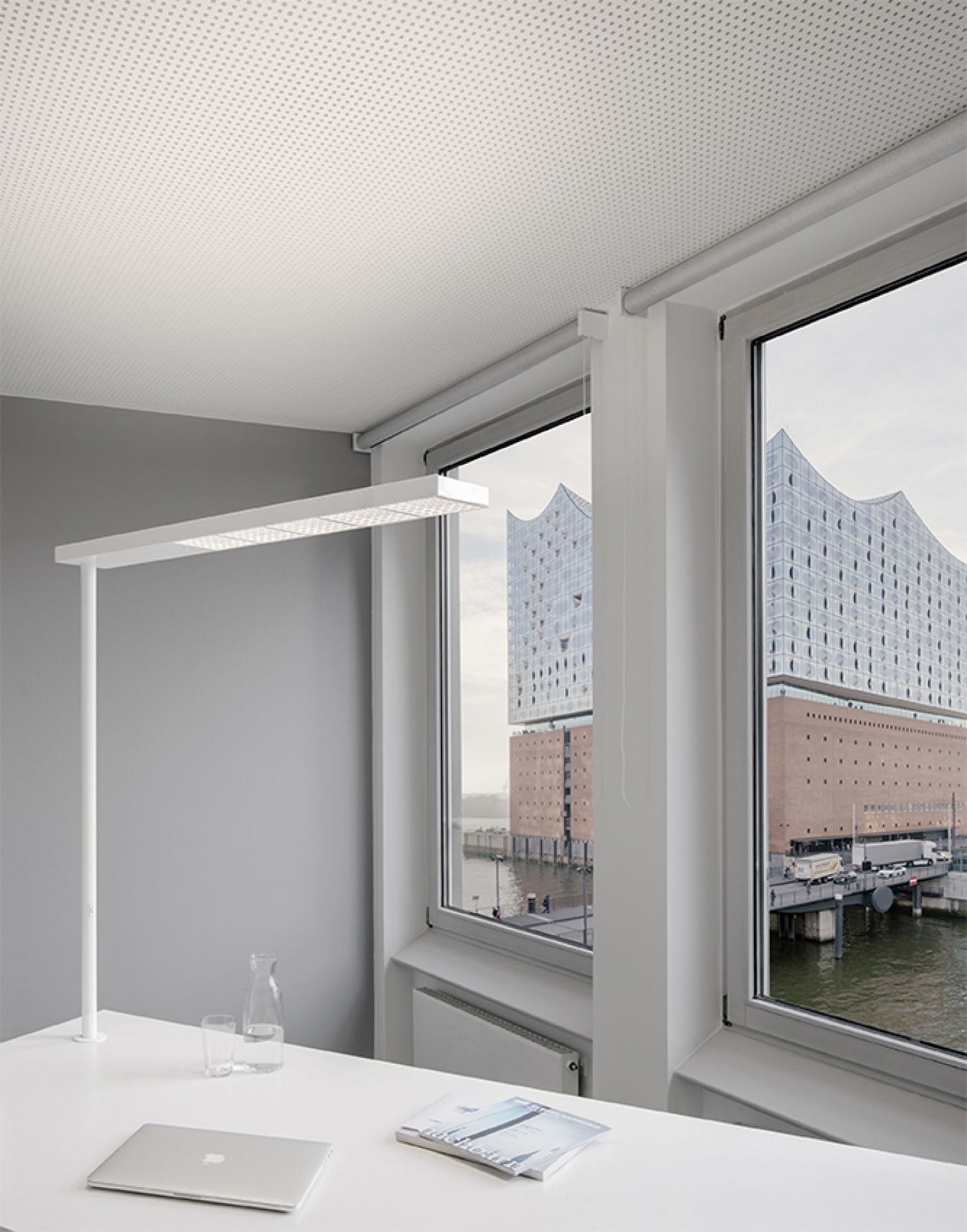 XT-A Plus 90 / 120 Floor Stehleuchte Grau