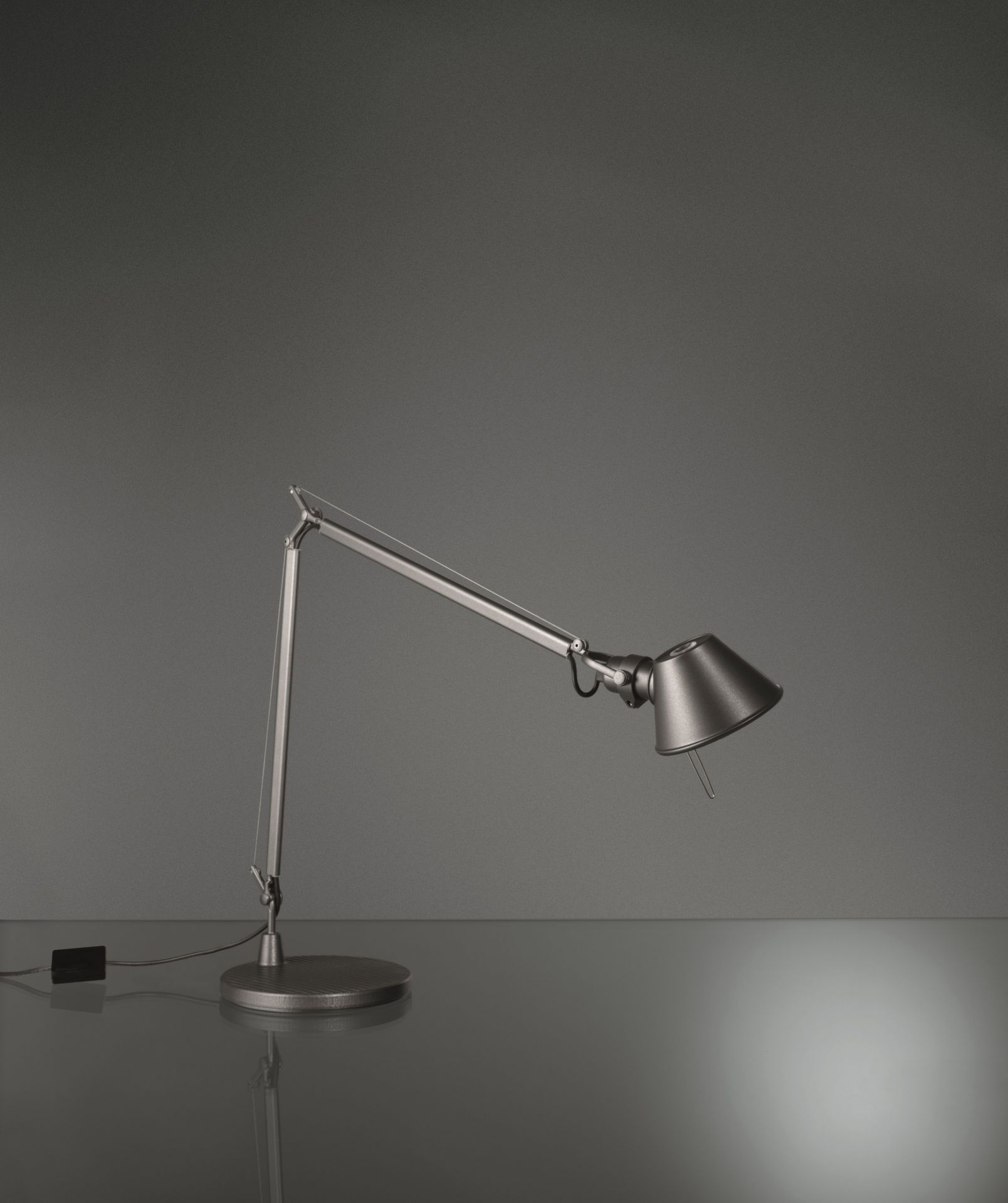 Tolomeo Midi Table Tischleuchte Body mit Fuß Artemide